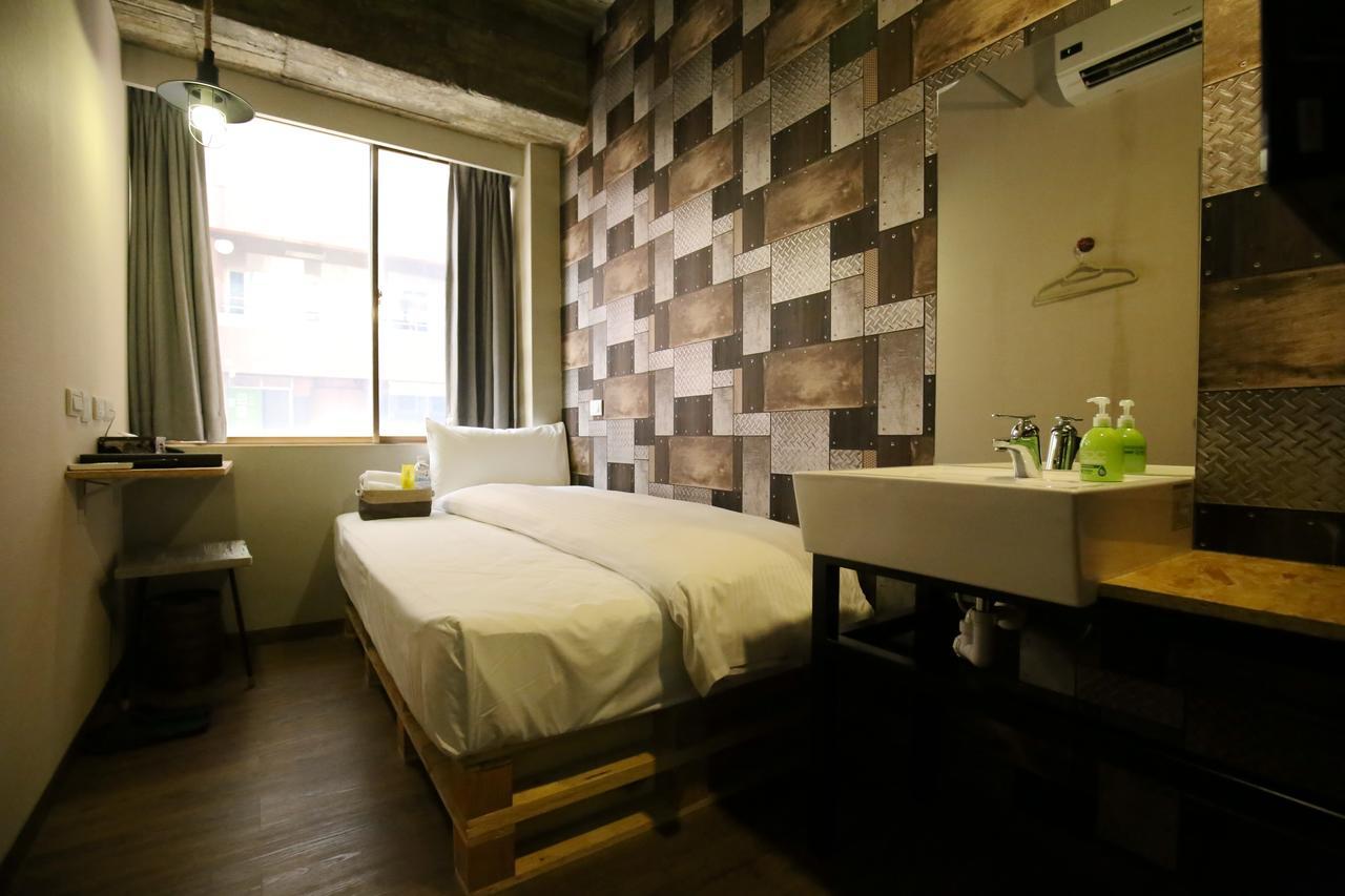 Deluxe Single Room with Shared Bathroom